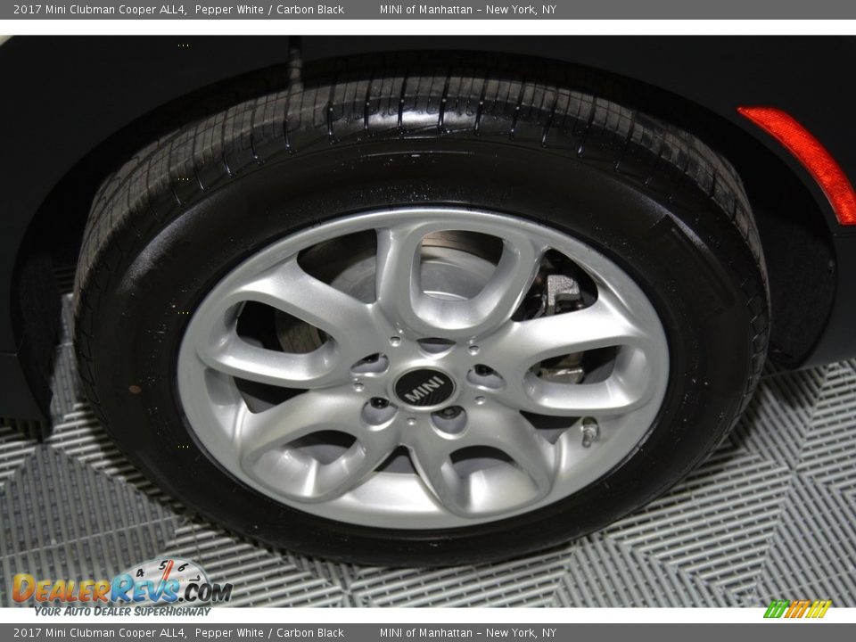 2017 Mini Clubman Cooper ALL4 Pepper White / Carbon Black Photo #17