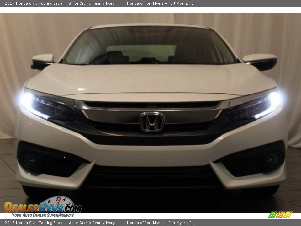 2017 Honda Civic Touring Sedan White Orchid Pearl / Ivory Photo #4
