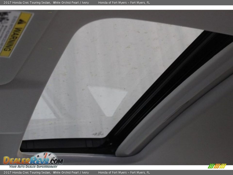 2017 Honda Civic Touring Sedan White Orchid Pearl / Ivory Photo #21