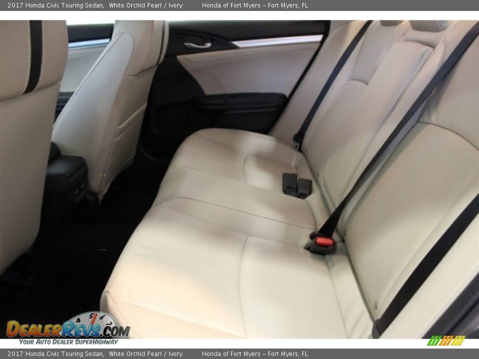 2017 Honda Civic Touring Sedan White Orchid Pearl / Ivory Photo #23