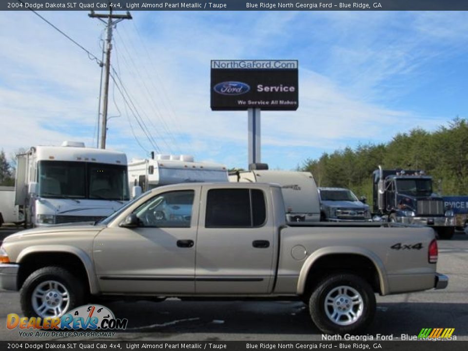 2004 Dodge Dakota SLT Quad Cab 4x4 Light Almond Pearl Metallic / Taupe Photo #2