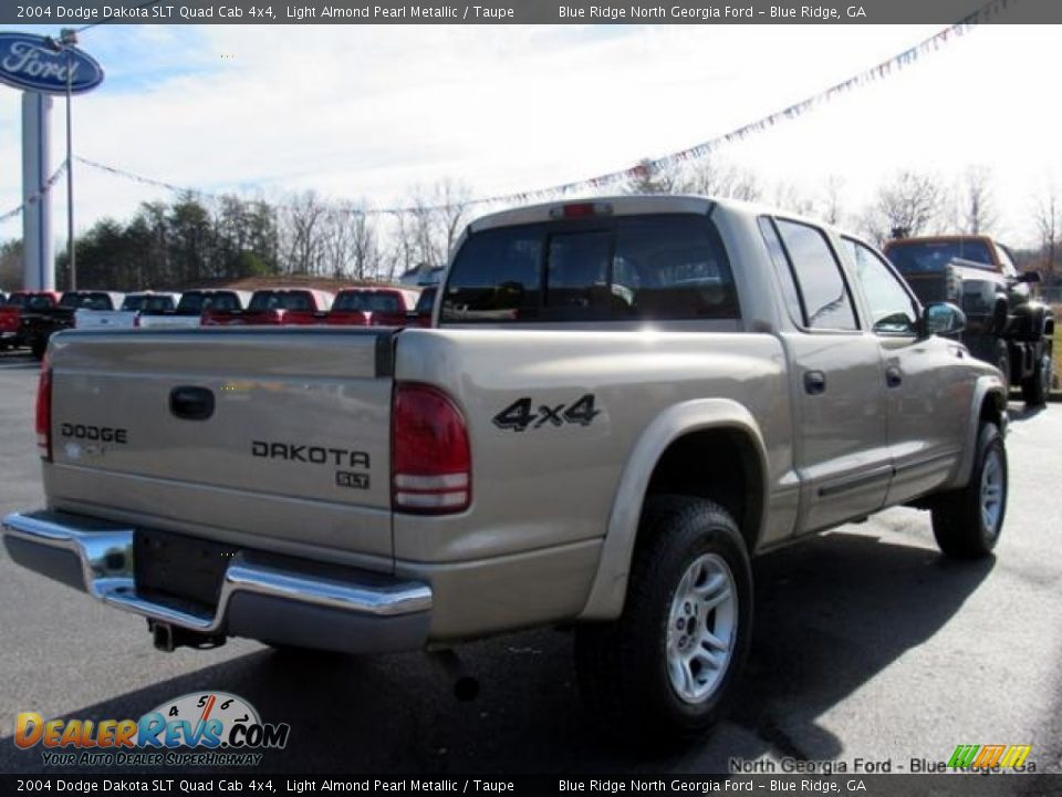 2004 Dodge Dakota SLT Quad Cab 4x4 Light Almond Pearl Metallic / Taupe Photo #5