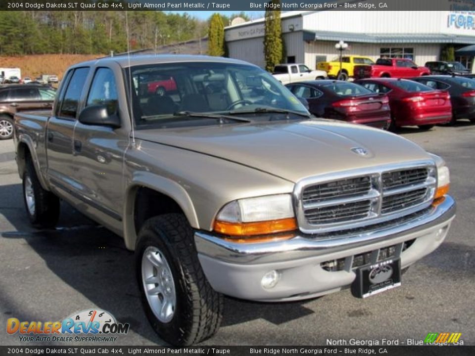 2004 Dodge Dakota SLT Quad Cab 4x4 Light Almond Pearl Metallic / Taupe Photo #7