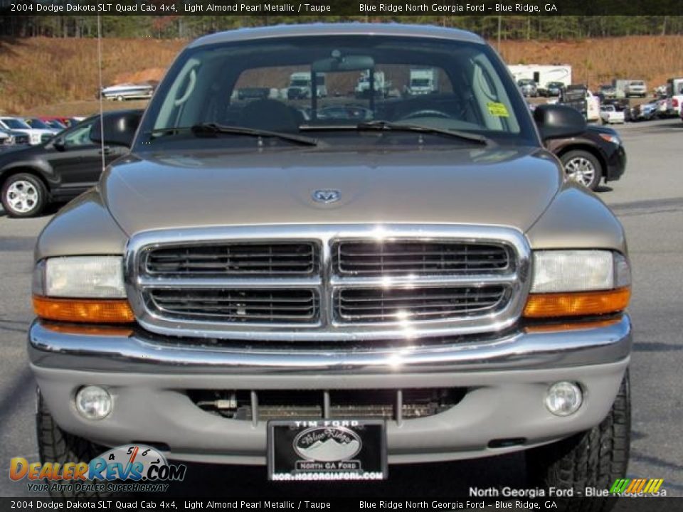 2004 Dodge Dakota SLT Quad Cab 4x4 Light Almond Pearl Metallic / Taupe Photo #8