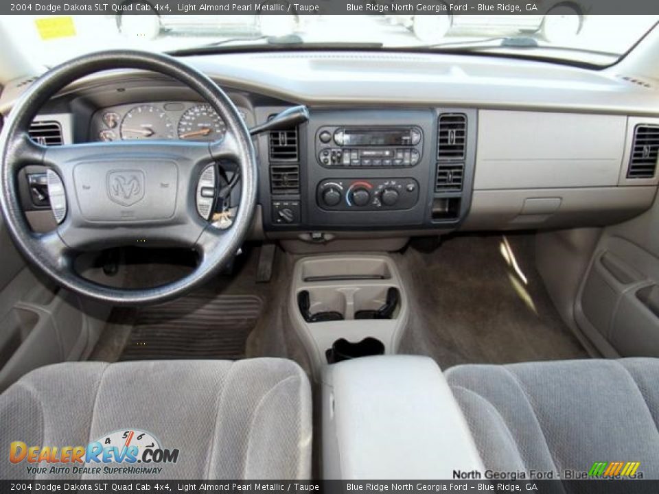 2004 Dodge Dakota SLT Quad Cab 4x4 Light Almond Pearl Metallic / Taupe Photo #18