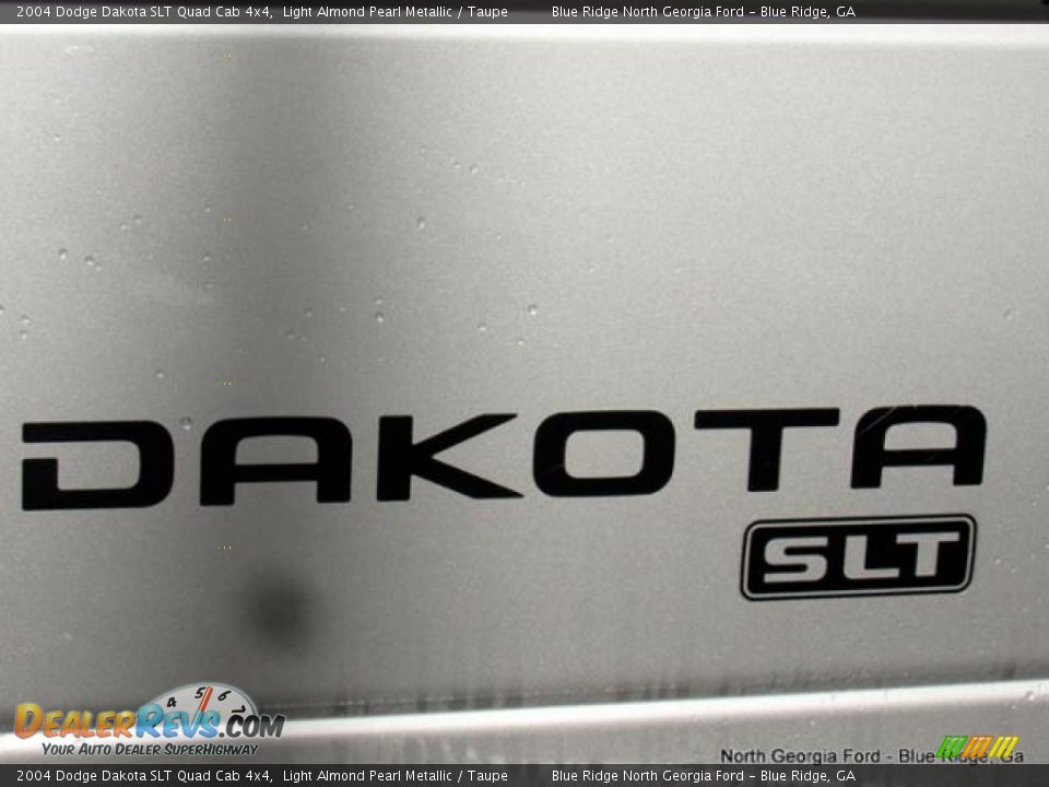 2004 Dodge Dakota SLT Quad Cab 4x4 Light Almond Pearl Metallic / Taupe Photo #33