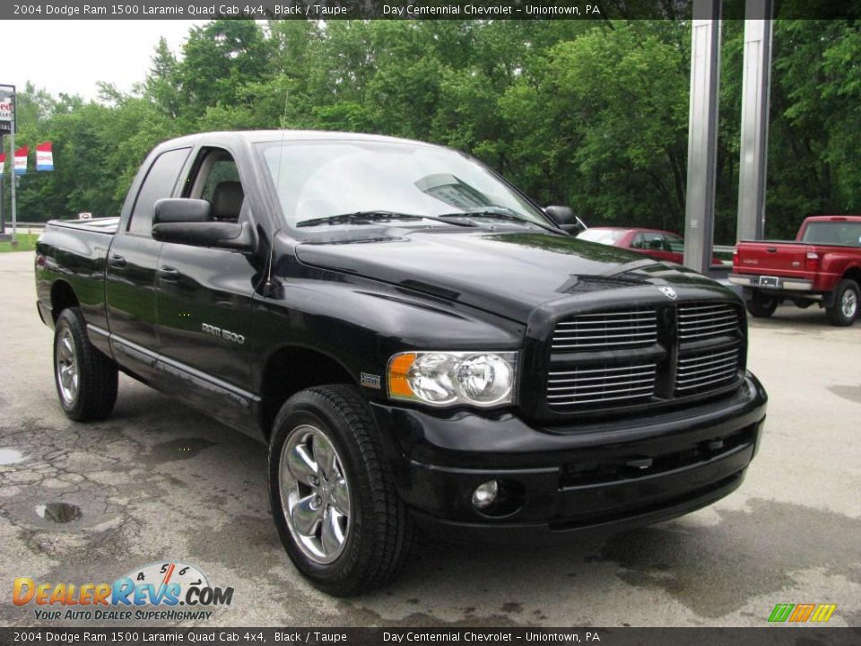 2004 Dodge Ram 1500 Laramie Quad Cab 4x4 Black / Taupe Photo #5