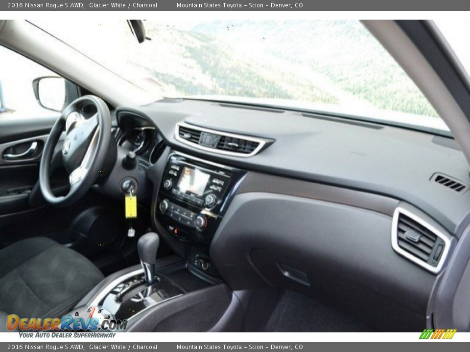 2016 Nissan Rogue S AWD Glacier White / Charcoal Photo #16