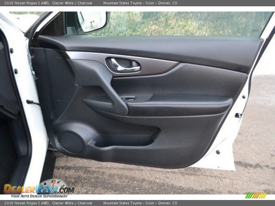 2016 Nissan Rogue S AWD Glacier White / Charcoal Photo #25