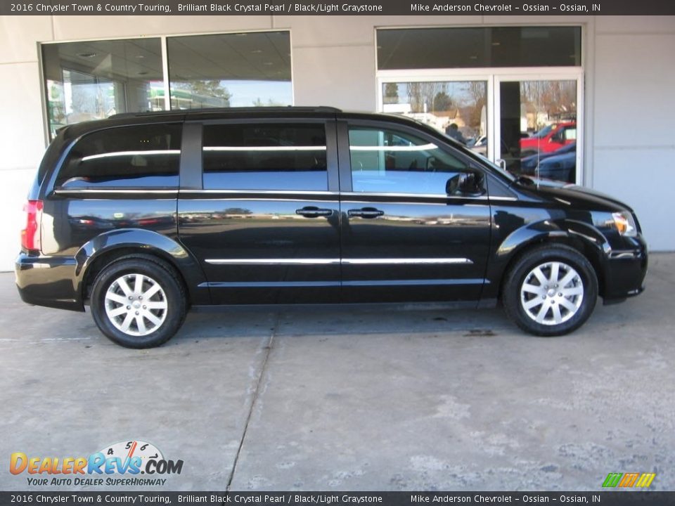 2016 Chrysler Town & Country Touring Brilliant Black Crystal Pearl / Black/Light Graystone Photo #2