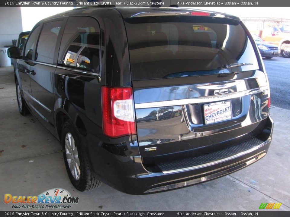 2016 Chrysler Town & Country Touring Brilliant Black Crystal Pearl / Black/Light Graystone Photo #3