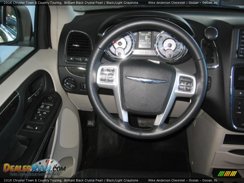 2016 Chrysler Town & Country Touring Brilliant Black Crystal Pearl / Black/Light Graystone Photo #4
