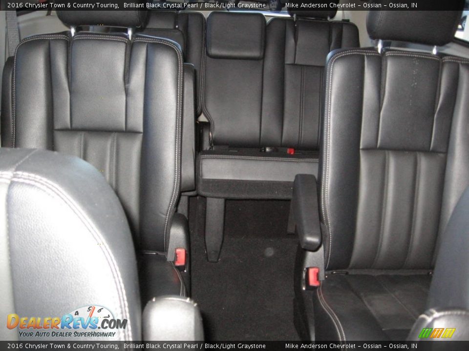2016 Chrysler Town & Country Touring Brilliant Black Crystal Pearl / Black/Light Graystone Photo #13