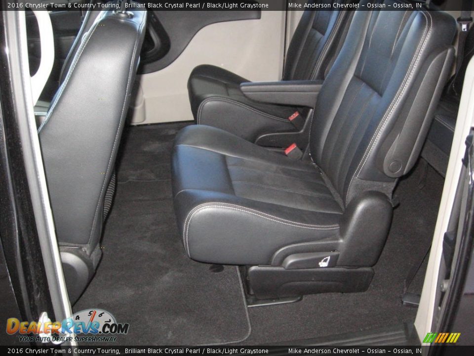 2016 Chrysler Town & Country Touring Brilliant Black Crystal Pearl / Black/Light Graystone Photo #18