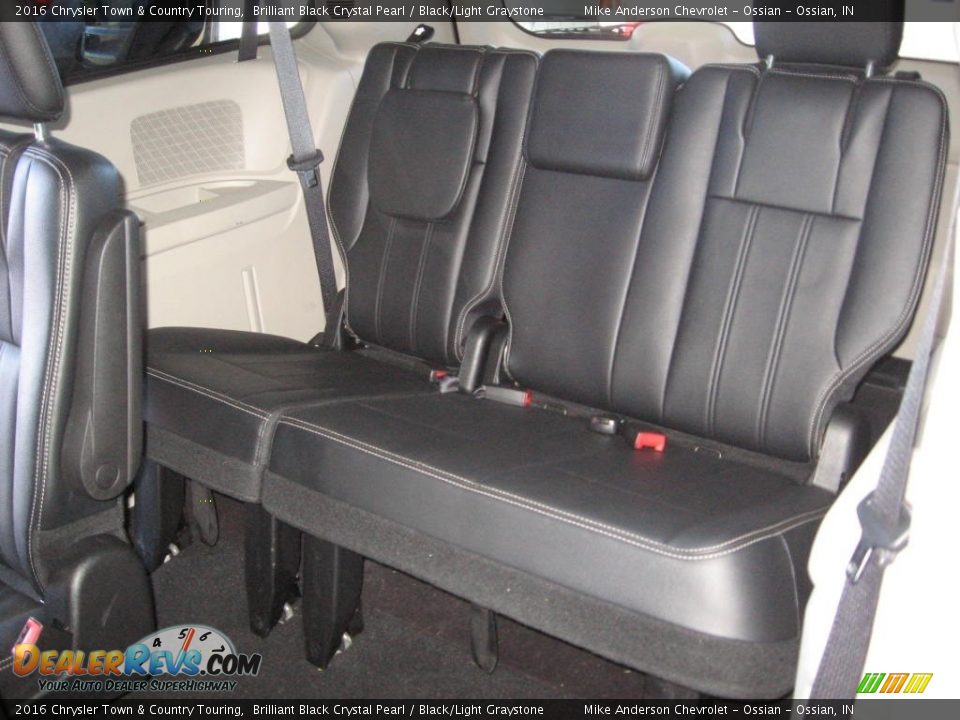 2016 Chrysler Town & Country Touring Brilliant Black Crystal Pearl / Black/Light Graystone Photo #21