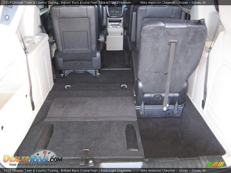 2016 Chrysler Town & Country Touring Brilliant Black Crystal Pearl / Black/Light Graystone Photo #22