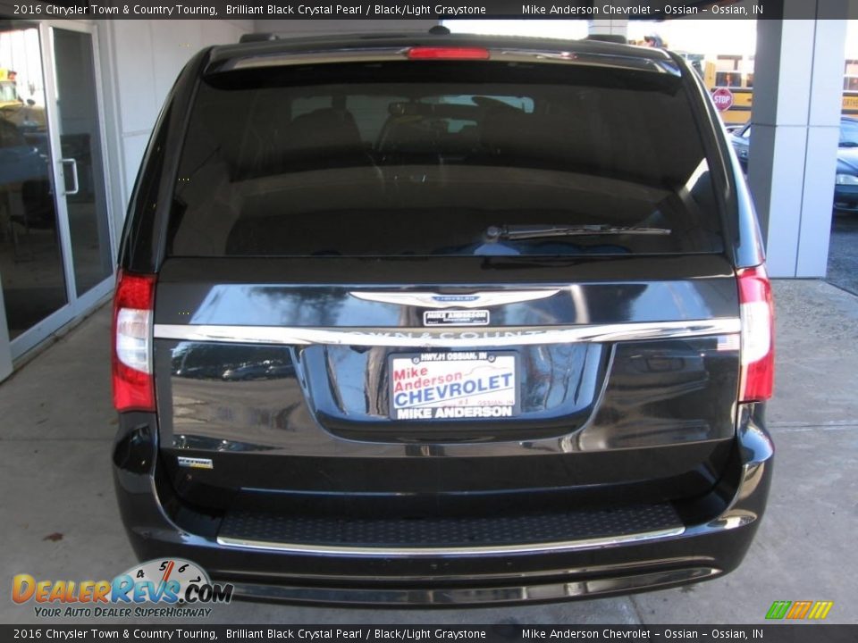 2016 Chrysler Town & Country Touring Brilliant Black Crystal Pearl / Black/Light Graystone Photo #24