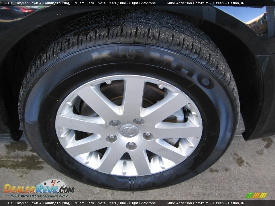 2016 Chrysler Town & Country Touring Brilliant Black Crystal Pearl / Black/Light Graystone Photo #27