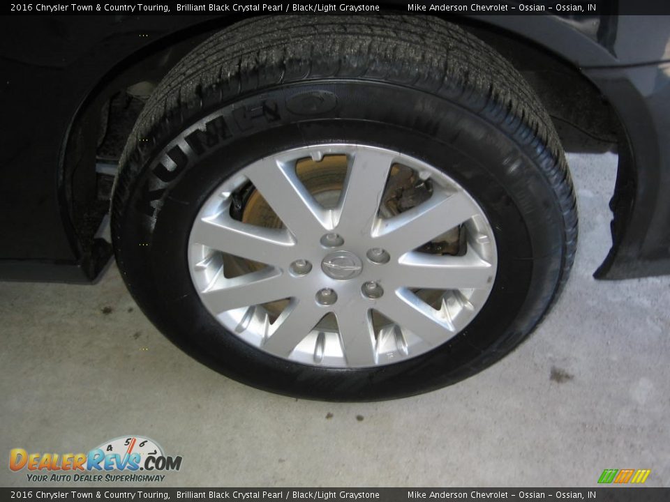 2016 Chrysler Town & Country Touring Brilliant Black Crystal Pearl / Black/Light Graystone Photo #28