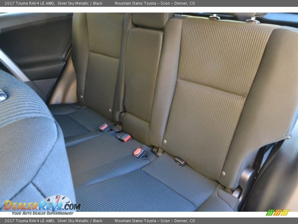 2017 Toyota RAV4 LE AWD Silver Sky Metallic / Black Photo #7