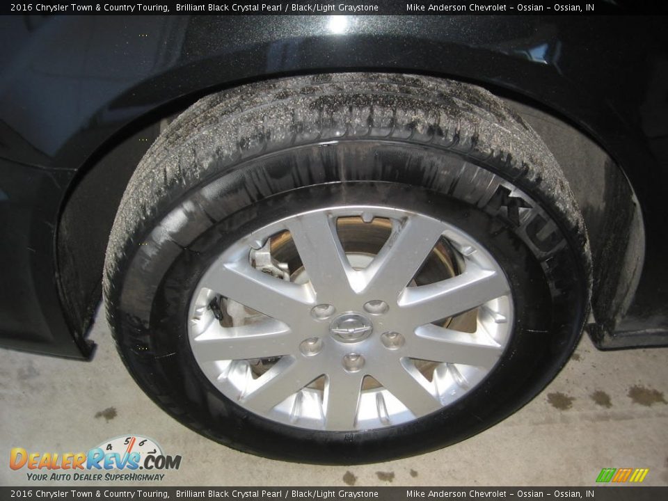 2016 Chrysler Town & Country Touring Brilliant Black Crystal Pearl / Black/Light Graystone Photo #29
