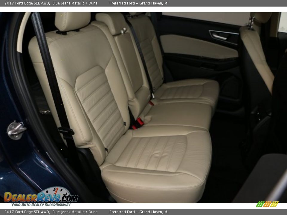 Rear Seat of 2017 Ford Edge SEL AWD Photo #5