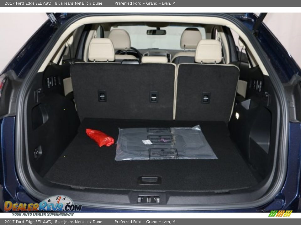 2017 Ford Edge SEL AWD Trunk Photo #6