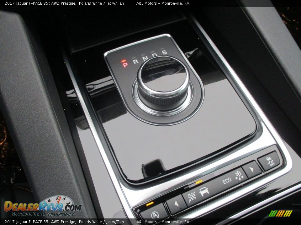 2017 Jaguar F-PACE 35t AWD Prestige Shifter Photo #16
