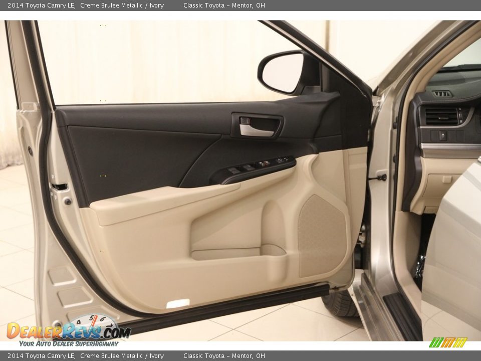 2014 Toyota Camry LE Creme Brulee Metallic / Ivory Photo #4