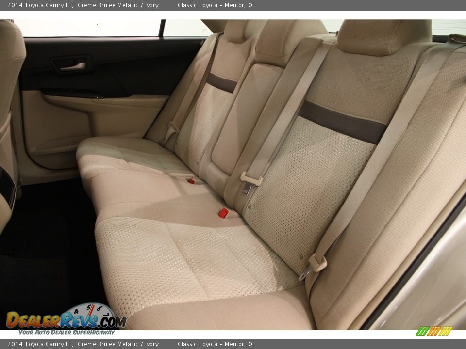 2014 Toyota Camry LE Creme Brulee Metallic / Ivory Photo #16