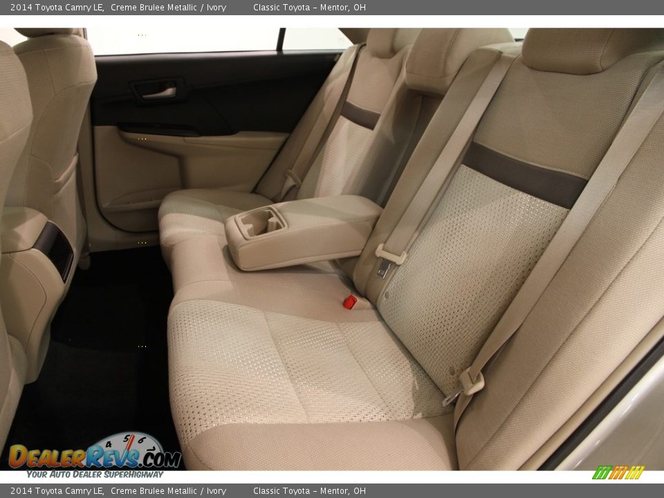 2014 Toyota Camry LE Creme Brulee Metallic / Ivory Photo #17
