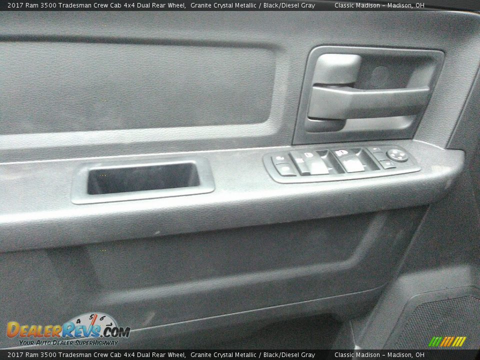 2017 Ram 3500 Tradesman Crew Cab 4x4 Dual Rear Wheel Granite Crystal Metallic / Black/Diesel Gray Photo #3