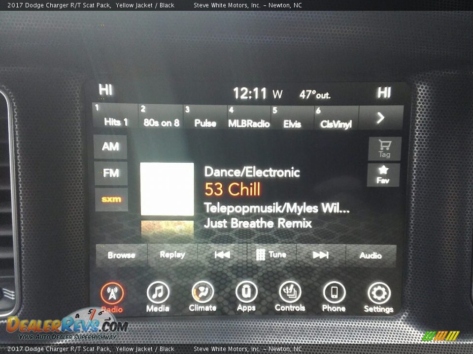 Controls of 2017 Dodge Charger R/T Scat Pack Photo #20