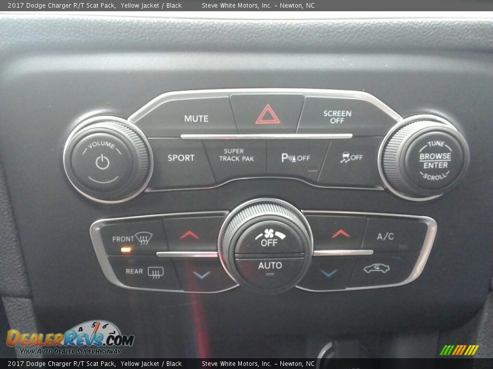 Controls of 2017 Dodge Charger R/T Scat Pack Photo #24