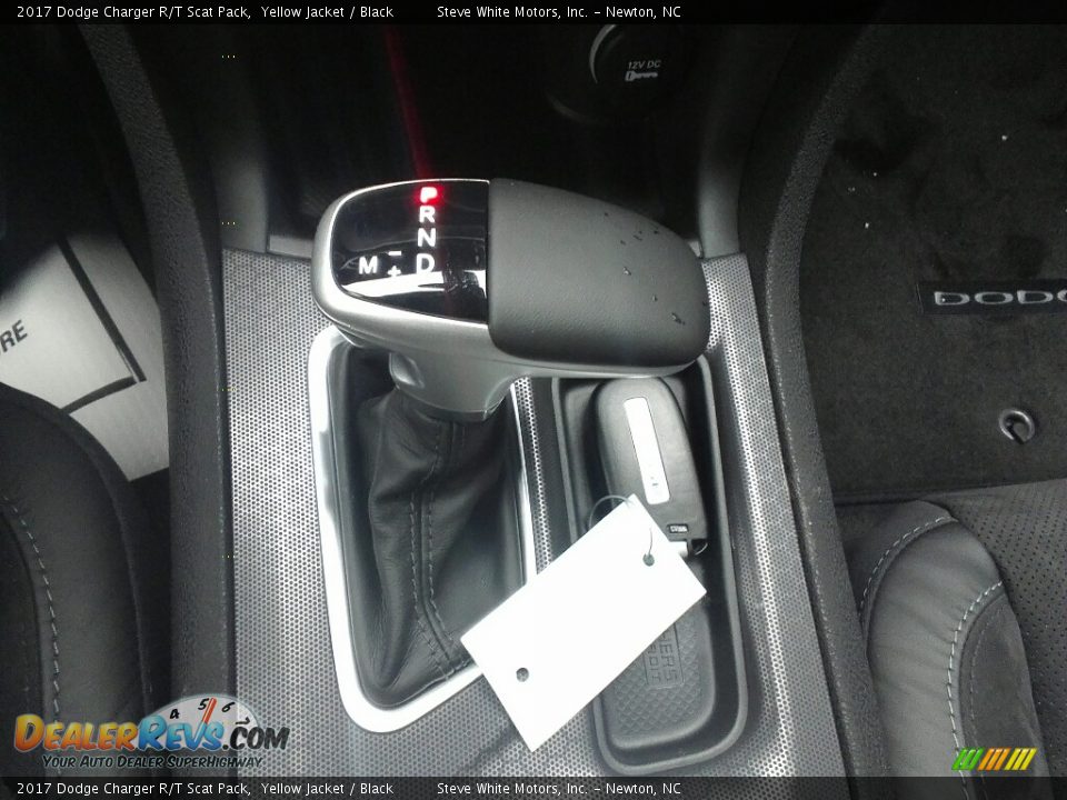 2017 Dodge Charger R/T Scat Pack Shifter Photo #25
