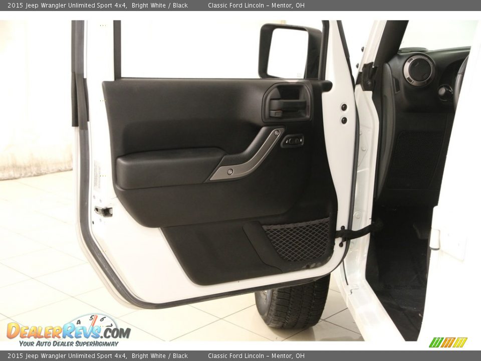 2015 Jeep Wrangler Unlimited Sport 4x4 Bright White / Black Photo #4