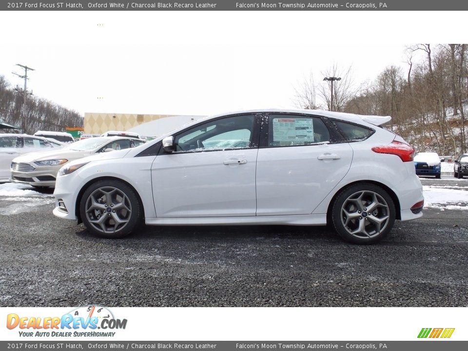 Oxford White 2017 Ford Focus ST Hatch Photo #1