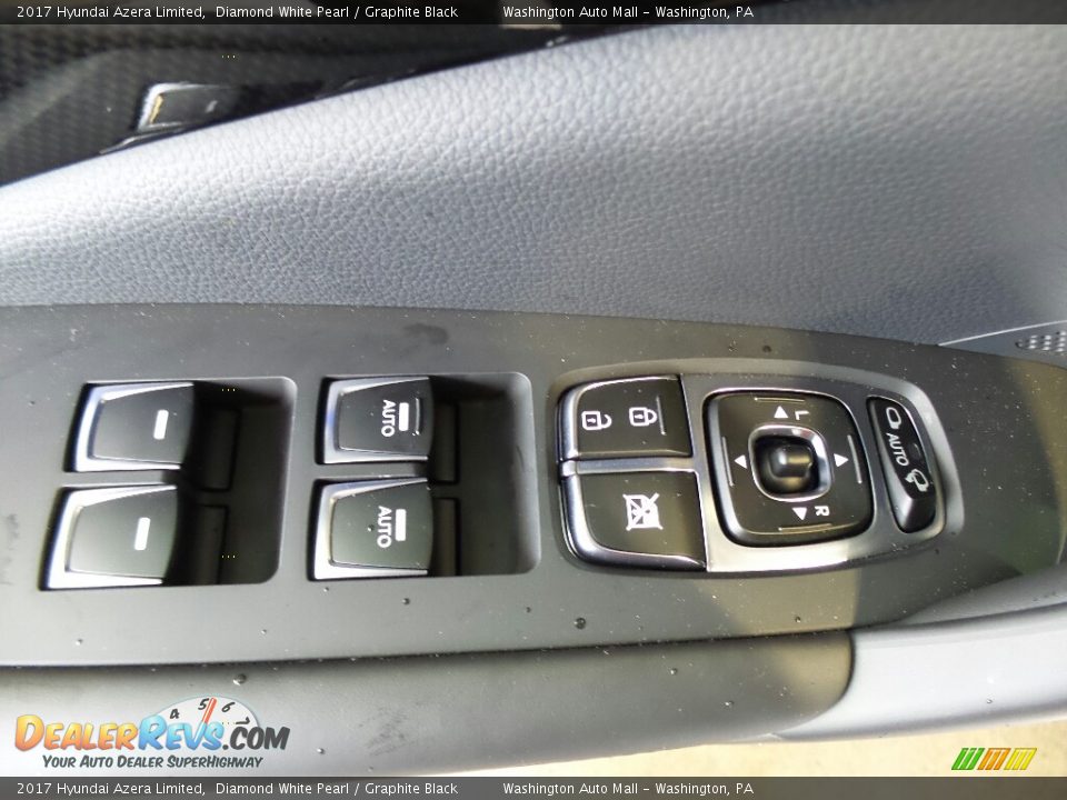 Controls of 2017 Hyundai Azera Limited Photo #17