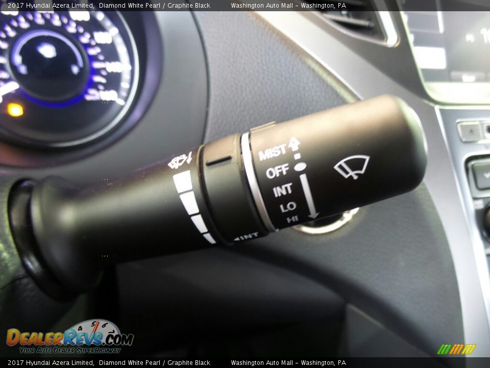 Controls of 2017 Hyundai Azera Limited Photo #31