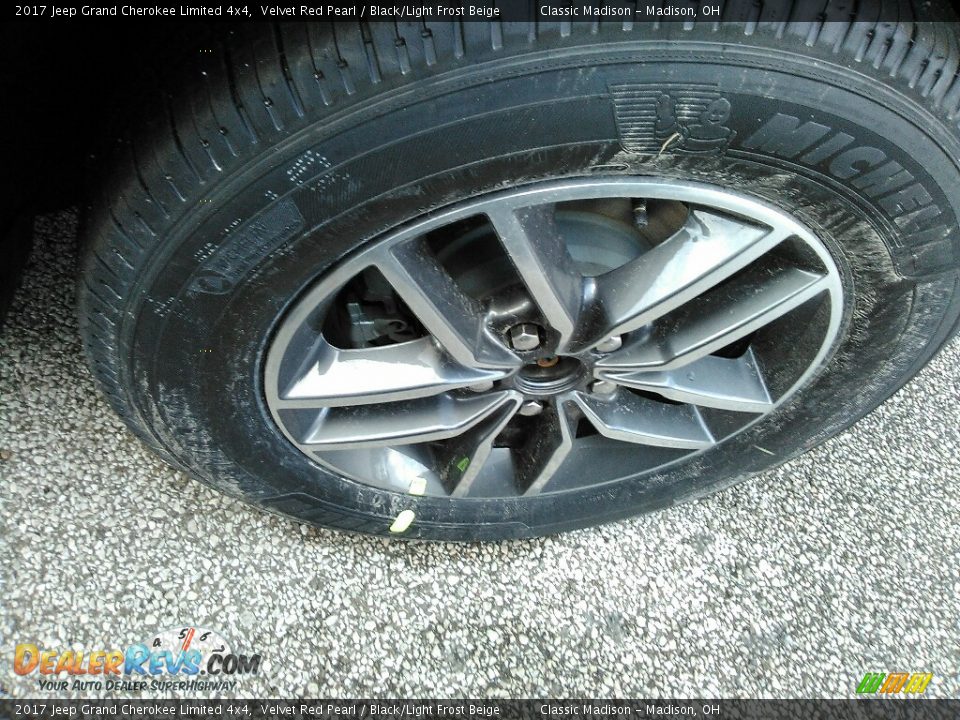 2017 Jeep Grand Cherokee Limited 4x4 Velvet Red Pearl / Black/Light Frost Beige Photo #2