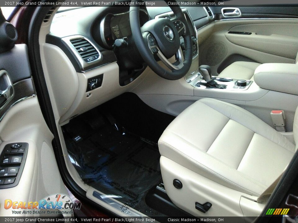 2017 Jeep Grand Cherokee Limited 4x4 Velvet Red Pearl / Black/Light Frost Beige Photo #4