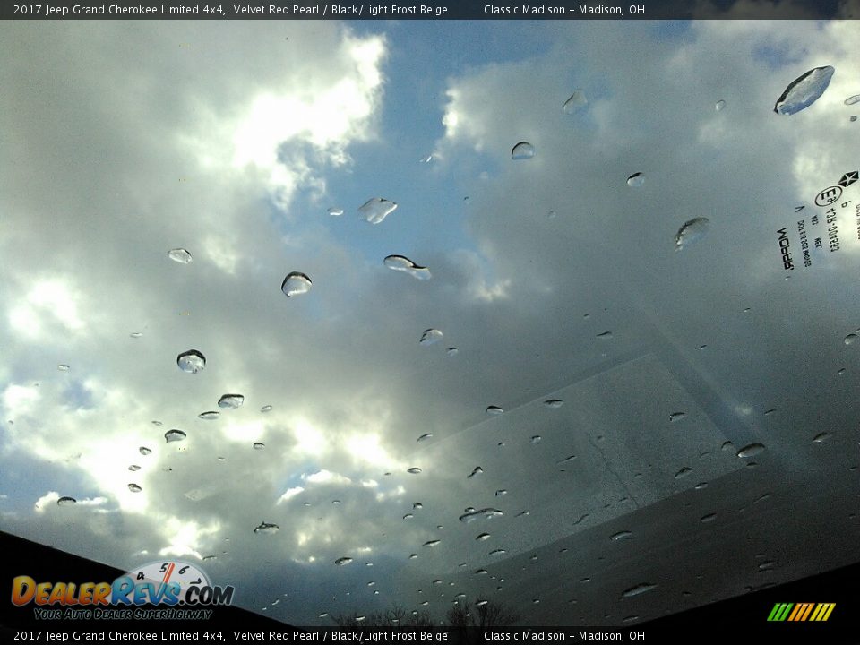 2017 Jeep Grand Cherokee Limited 4x4 Velvet Red Pearl / Black/Light Frost Beige Photo #8