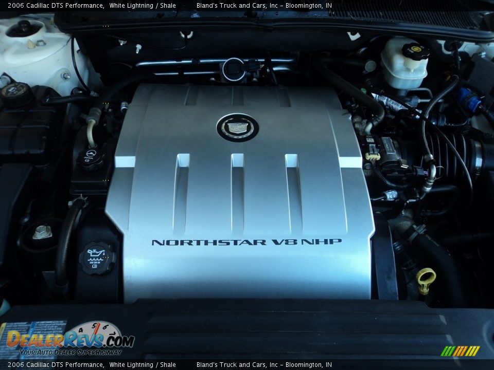 2006 Cadillac DTS Performance White Lightning / Shale Photo #33
