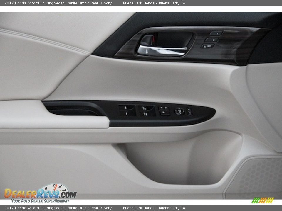 2017 Honda Accord Touring Sedan White Orchid Pearl / Ivory Photo #8