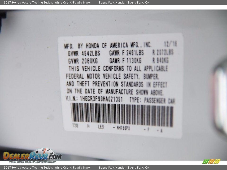 2017 Honda Accord Touring Sedan White Orchid Pearl / Ivory Photo #19
