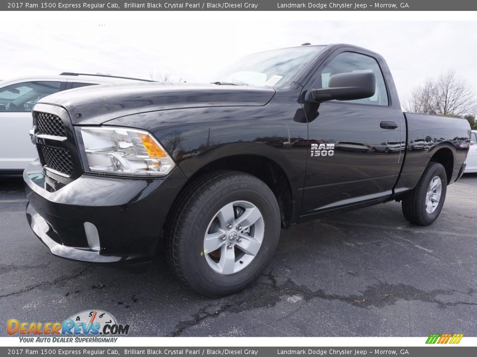 Front 3/4 View of 2017 Ram 1500 Express Regular Cab Photo #1
