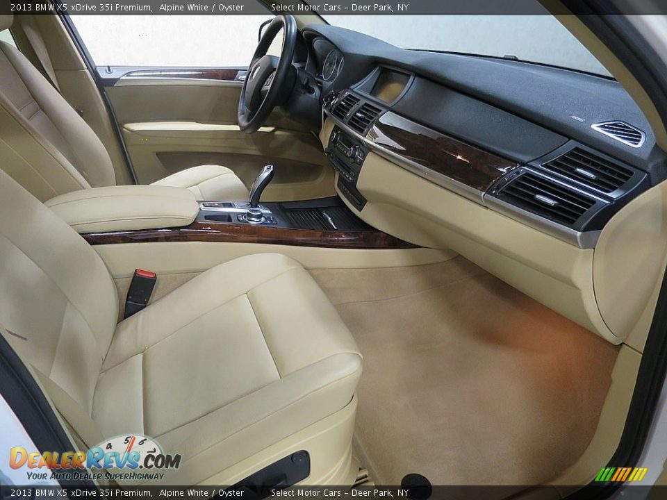 2013 BMW X5 xDrive 35i Premium Alpine White / Oyster Photo #17