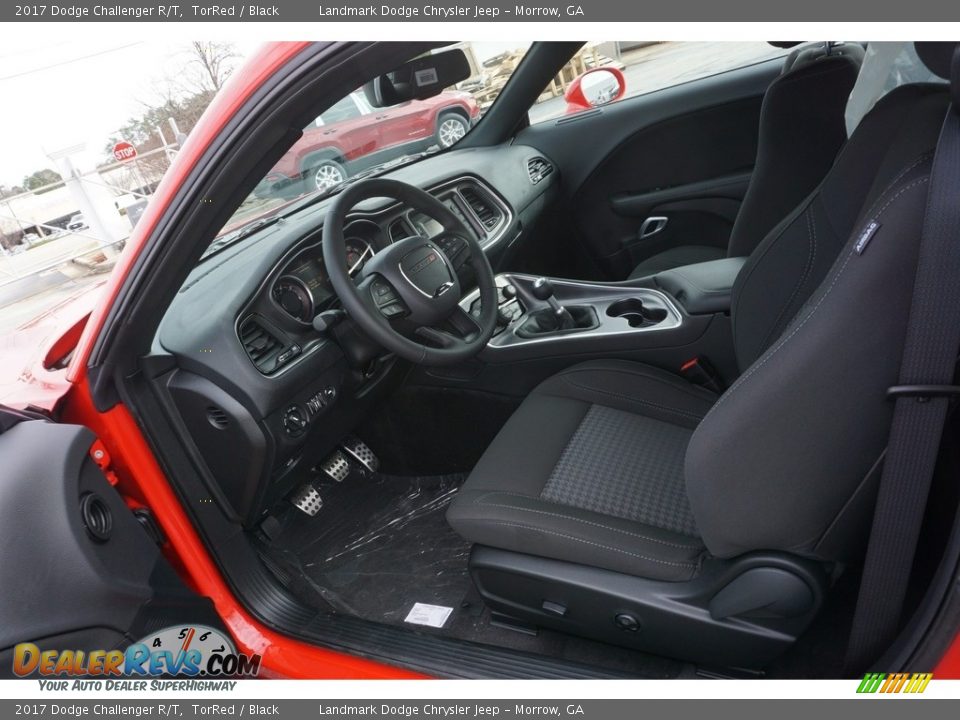 Front Seat of 2017 Dodge Challenger R/T Photo #4