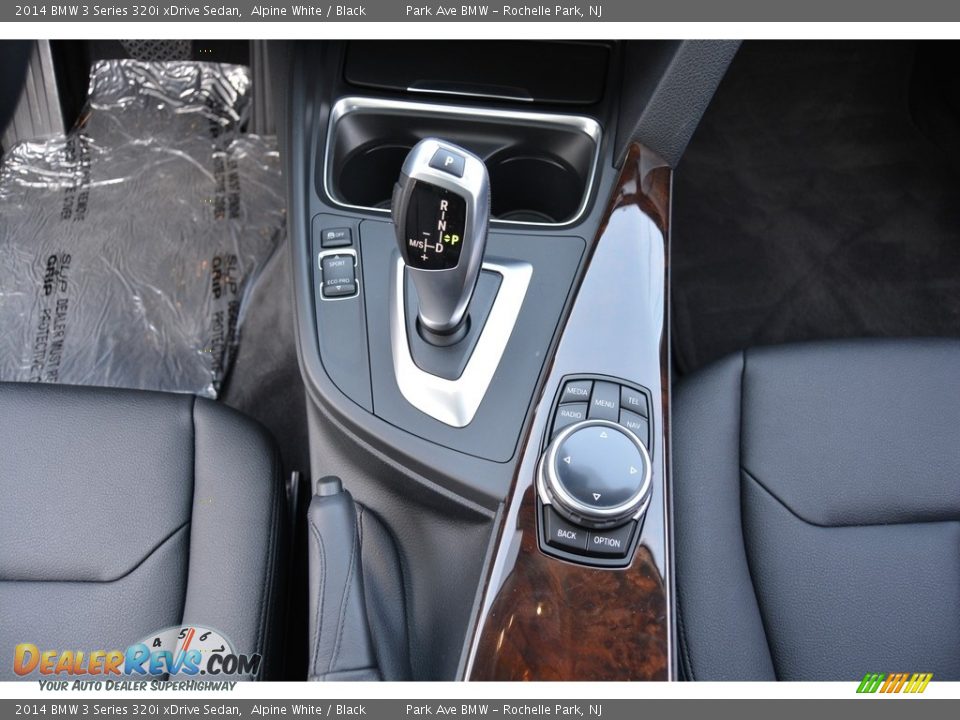 2014 BMW 3 Series 320i xDrive Sedan Alpine White / Black Photo #17