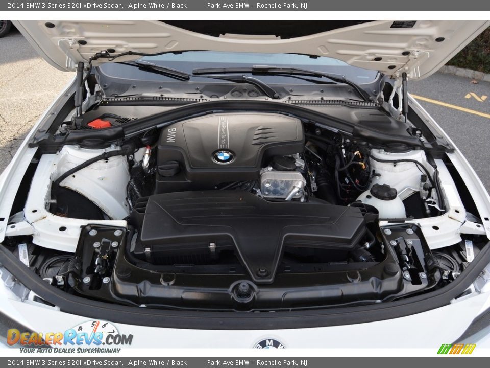 2014 BMW 3 Series 320i xDrive Sedan Alpine White / Black Photo #30